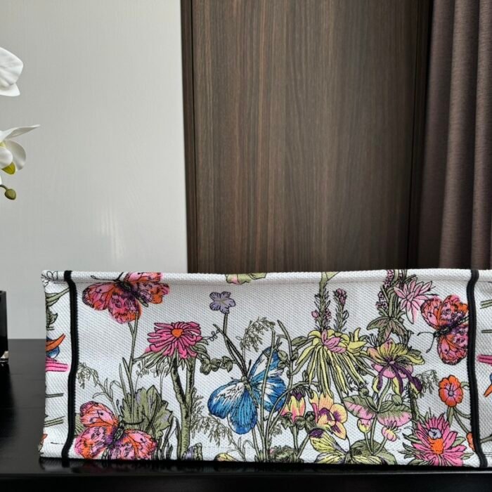 2a76d5861a4c4b7dad212bc0350d19cb