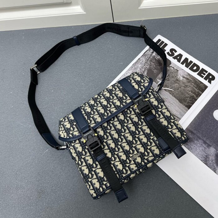 6C3E5CFB-CFFC-85D4-227C-B8422E0CCD6D