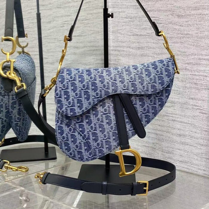 EE0E3978-DD6B-A2ED-71FD-4991D64C890B