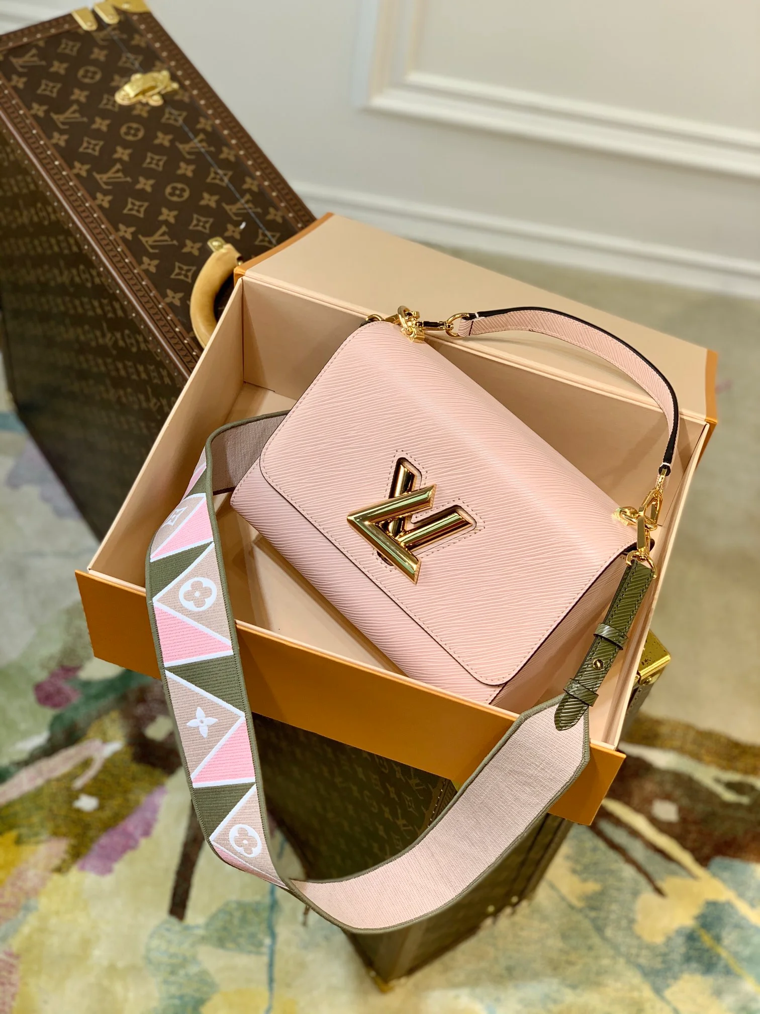 Louis Vuitton Twist MM-23*17*9.5CM