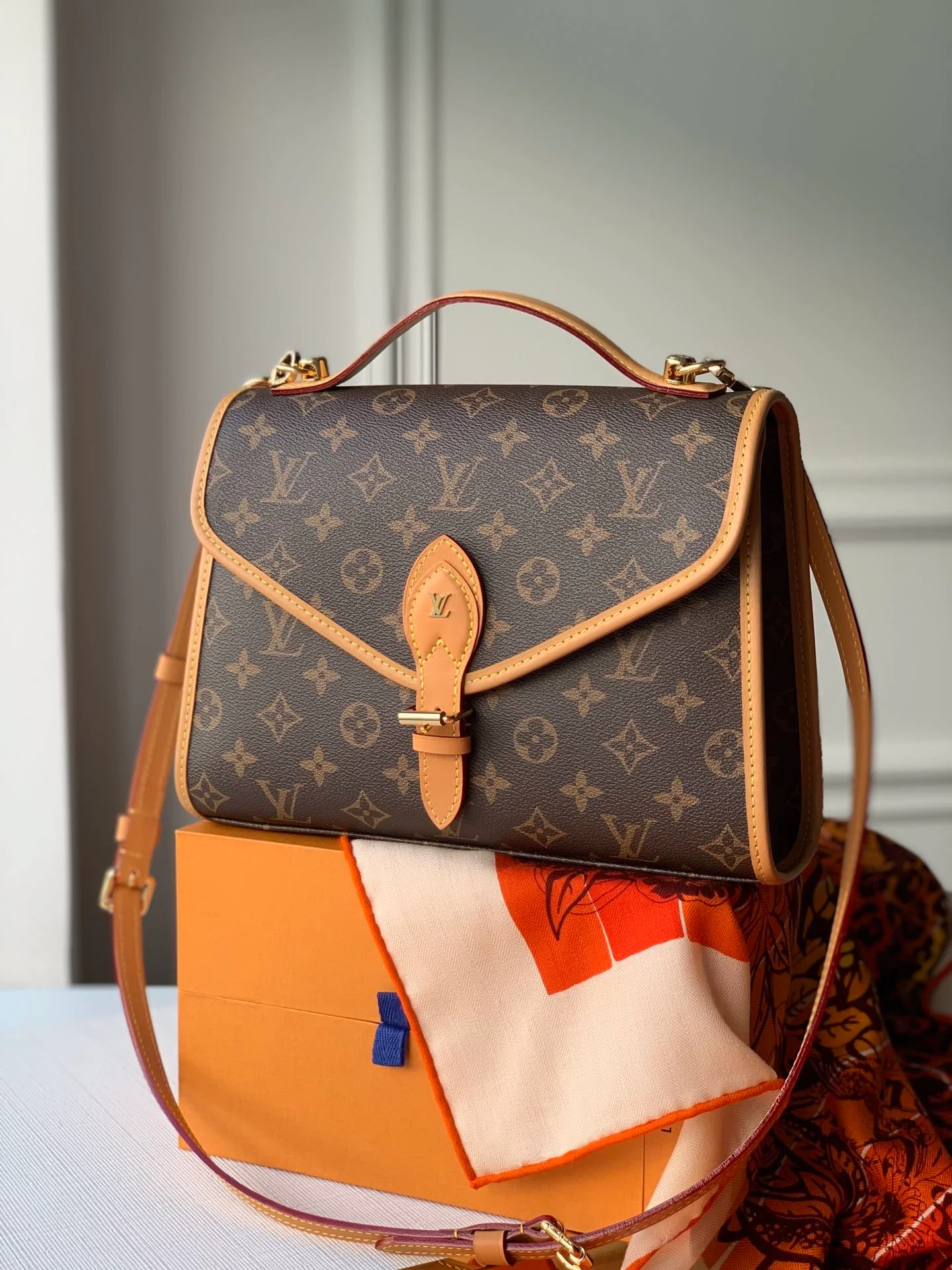 Louis Vuitton Handlebag M44919-29×24×10CM