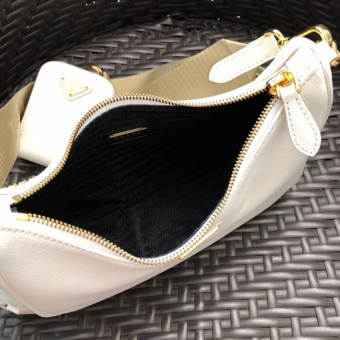 bag-2223232_2__1