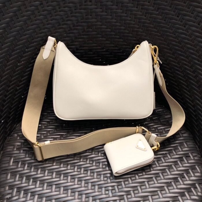 bag-2223232_3__1