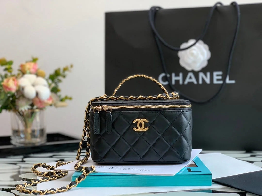 Chanell Cosmetic Bag-Lambskin-18CM