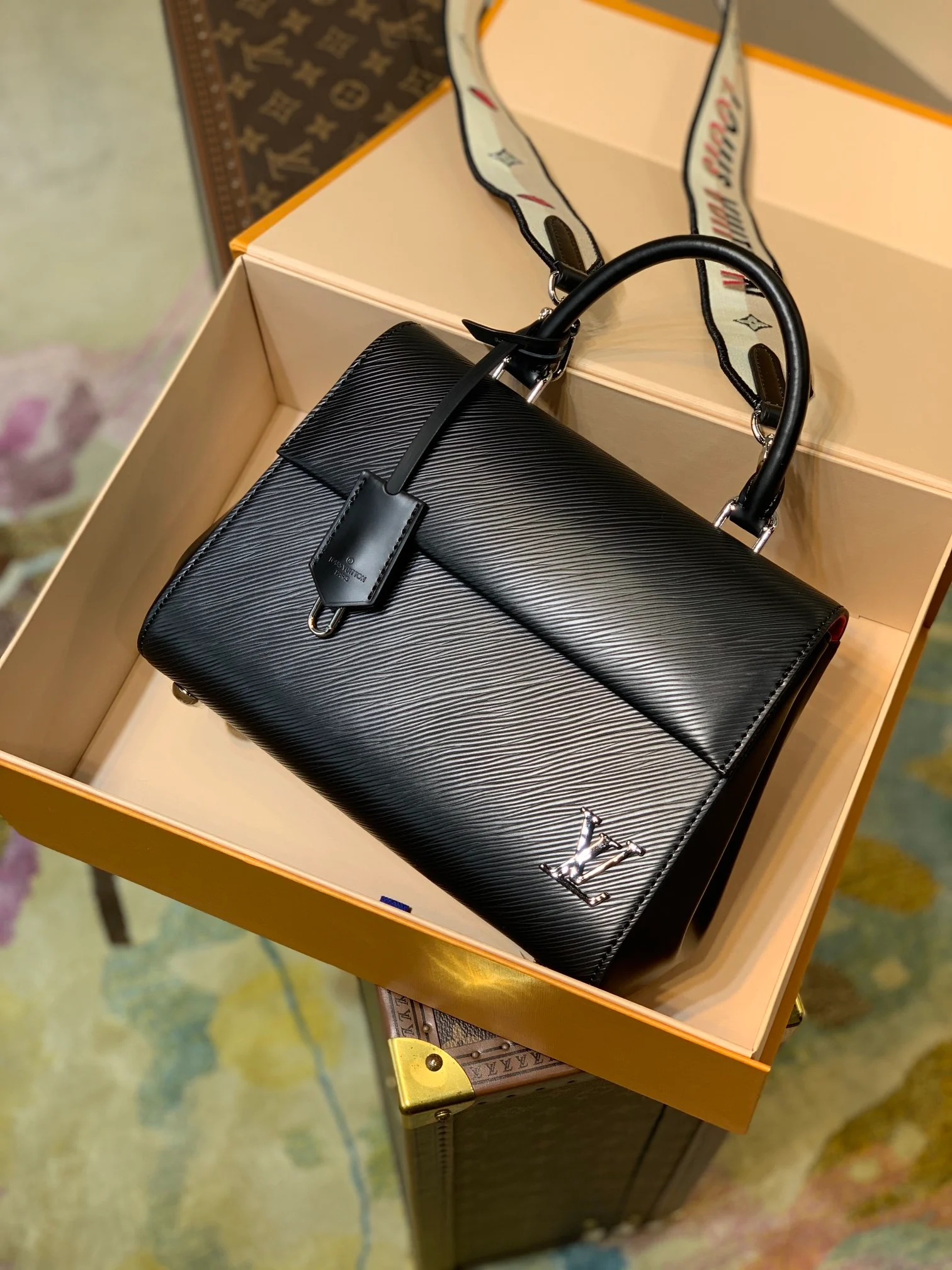 Louis Vuitton Cluny BB Handbags-M41305-28*19*11CM