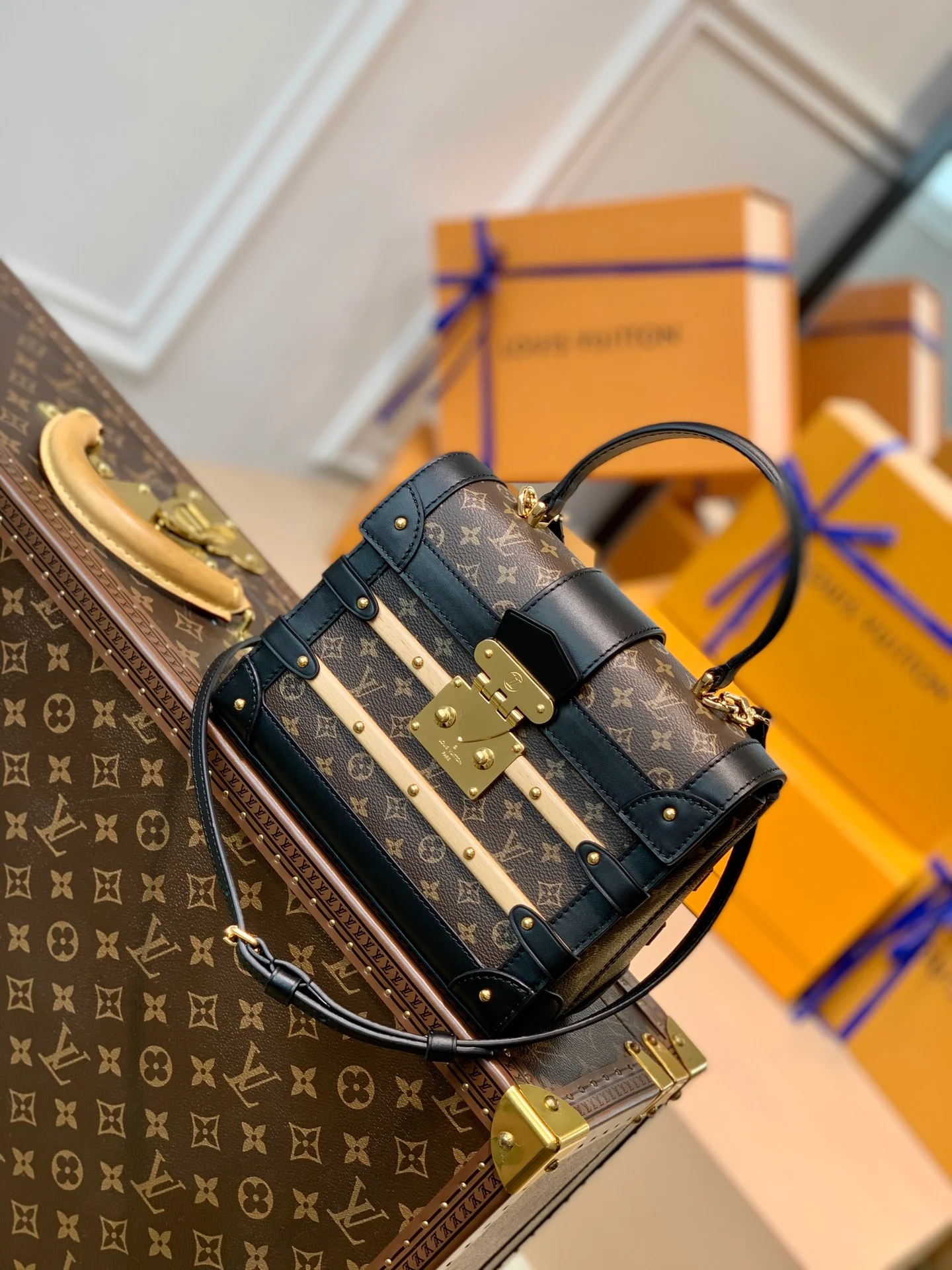 Louis Vuitton Trianon Handbags-21*18*11CM
