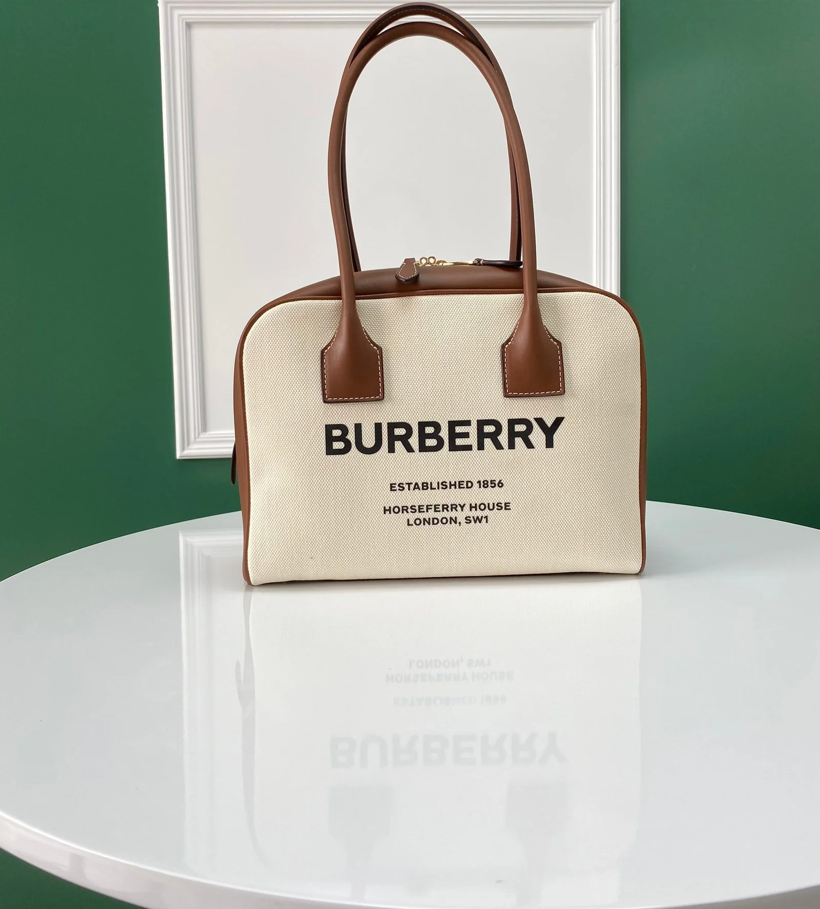 Burberry Tote-30 x 11 x 22.5CM