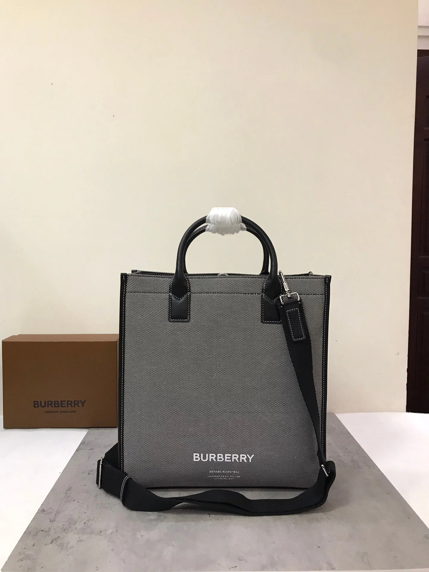Burberry Tote Bag-35.5 x 15 x 37.5CM
