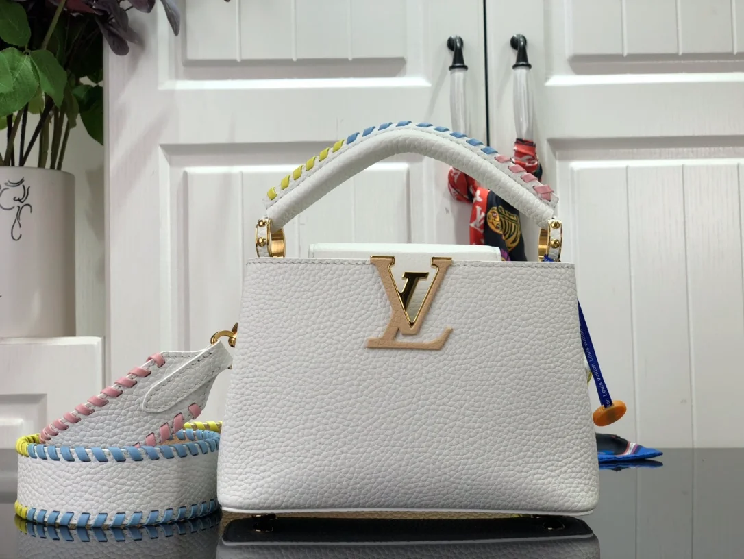 Louis Vuitton Capucines Bag-27*18*9CM