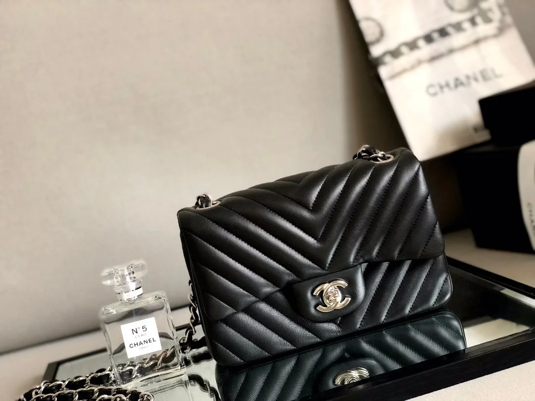 Chanell Flap Bag-Lambskin-Silver Hardware-20CM