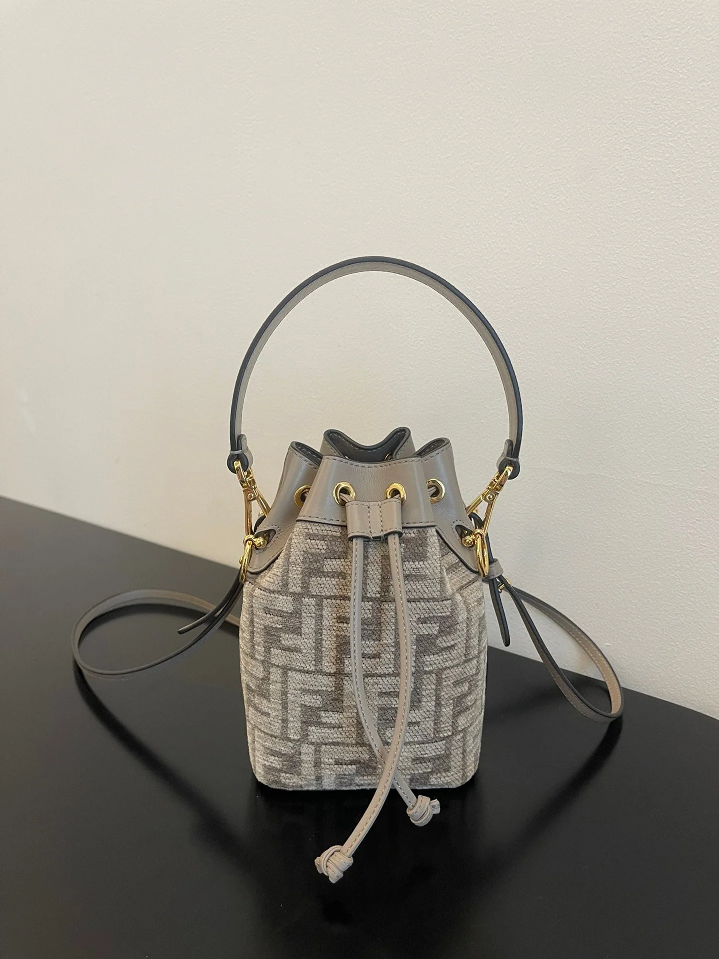 Fendi Mini Mon Tresor Bag -12x18x10CM
