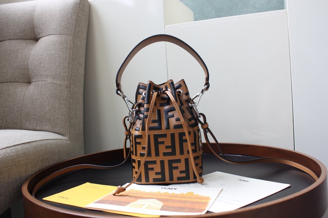 Fendi Mini Mon Tresor Bag -12x18x10CM