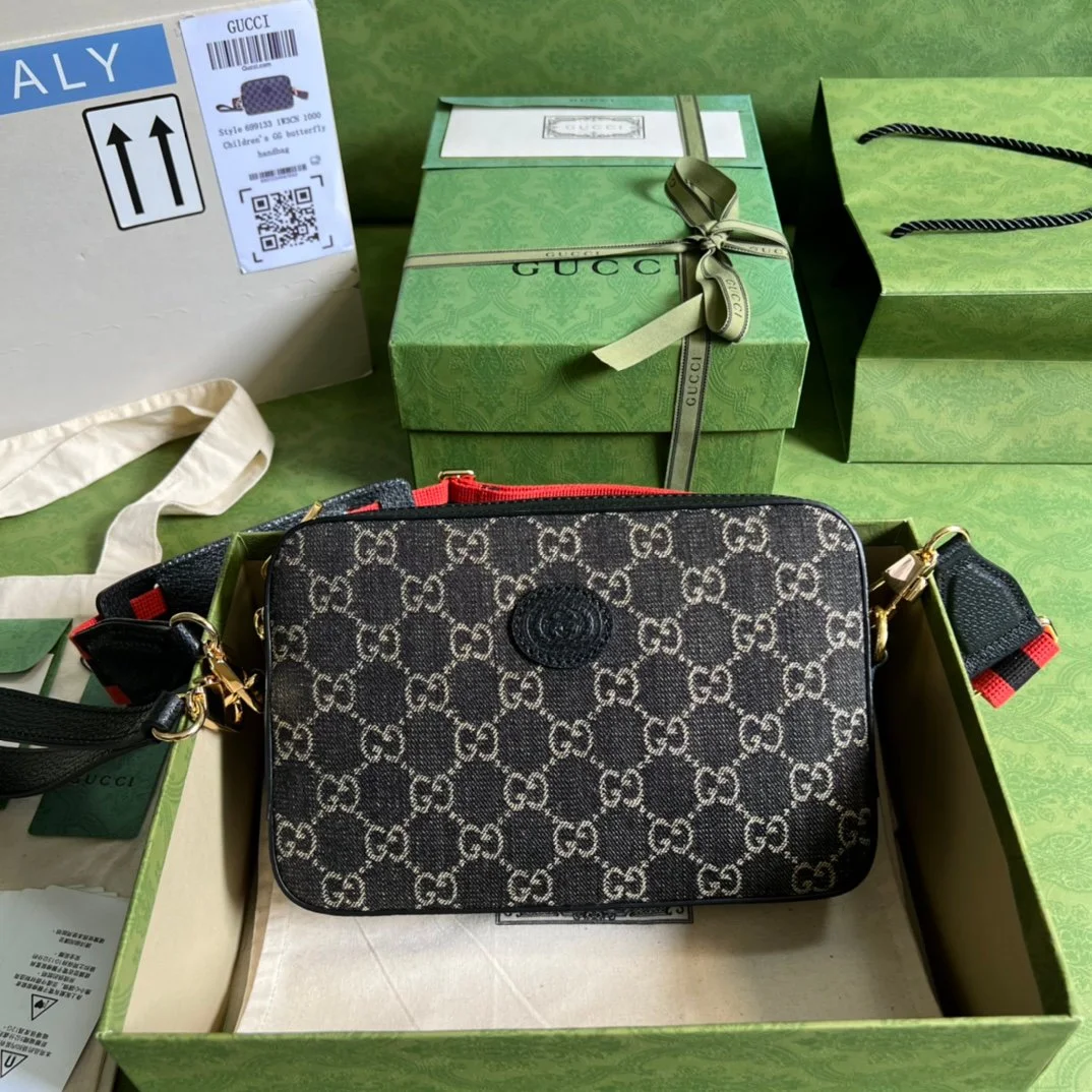 Gucci Vintage GG Supreme-24.5x 16x 4.5CM