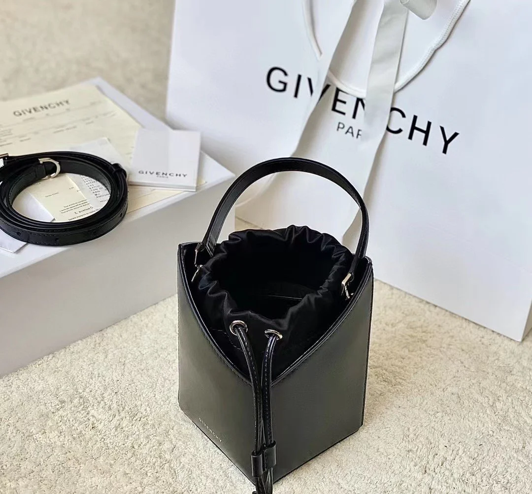 Gienvchy Cutout Bucket-16*11*11 CM