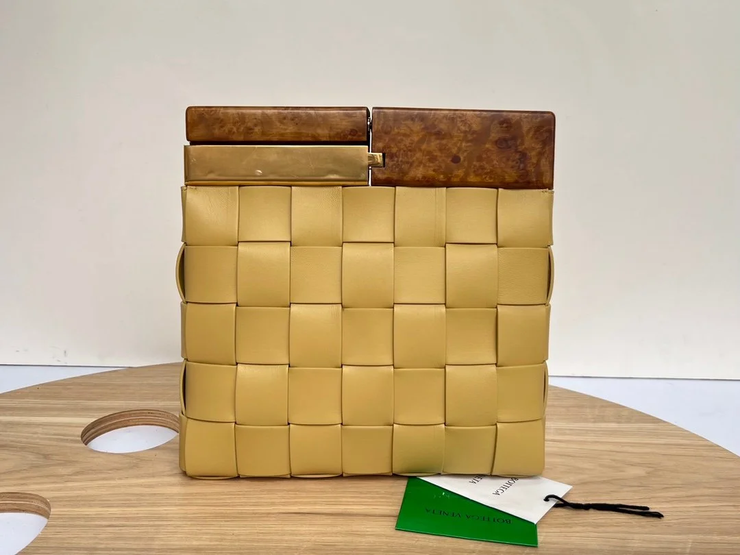 Bottega Nappa Pouch-28*26*5CM