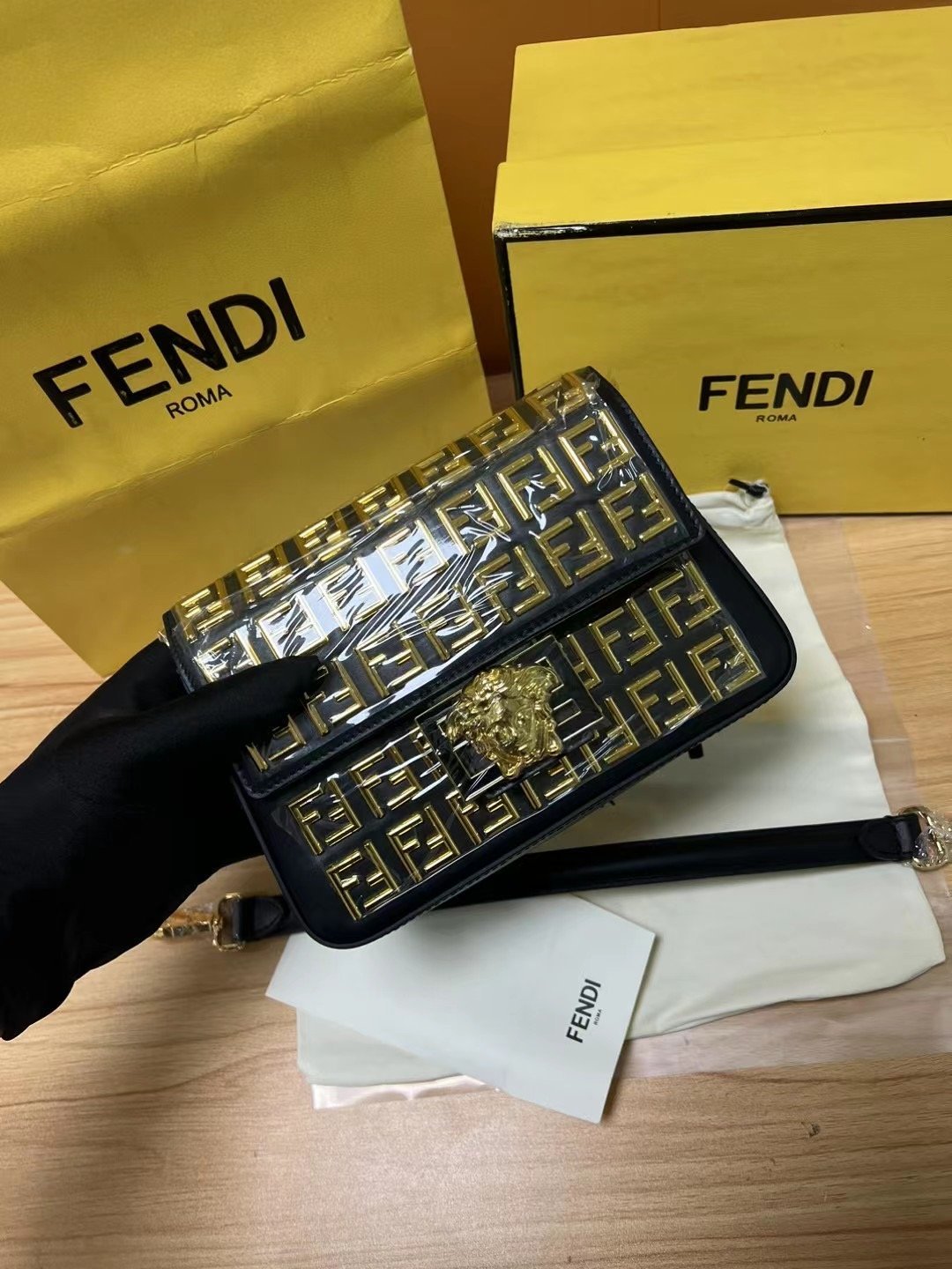Fendi &Versace Chain Bag-20CM