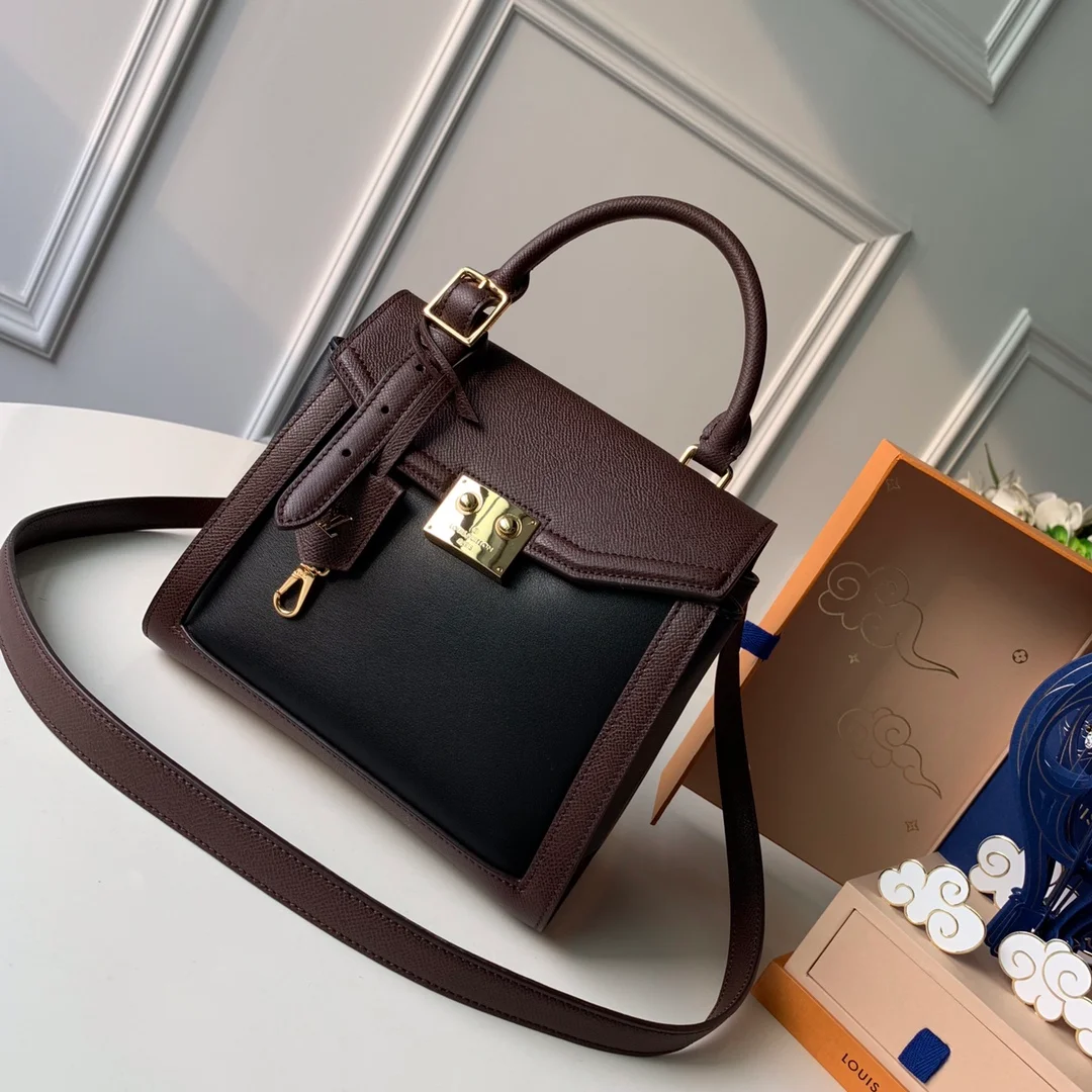 Louis Vuitton Arch Handbags-22*20*13CM