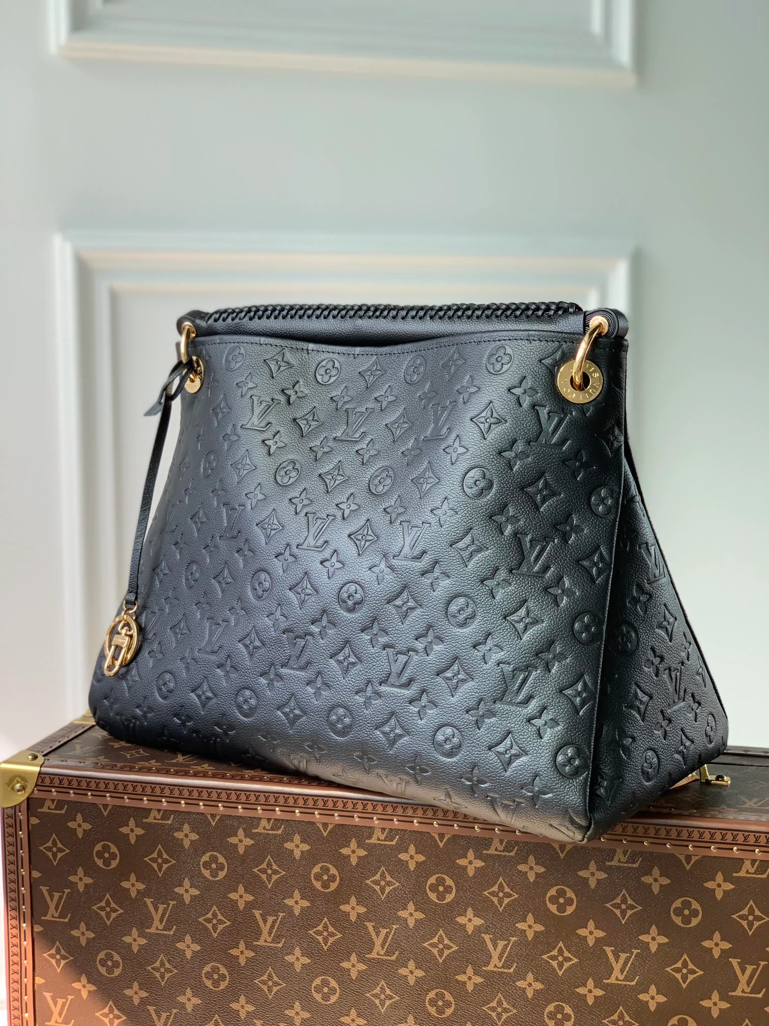 Louis Vuitton Artsy HandBag-Black-47*32*22CM