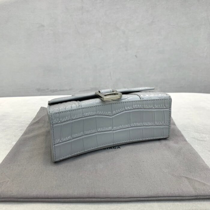 mcm-52743erwrew_3_