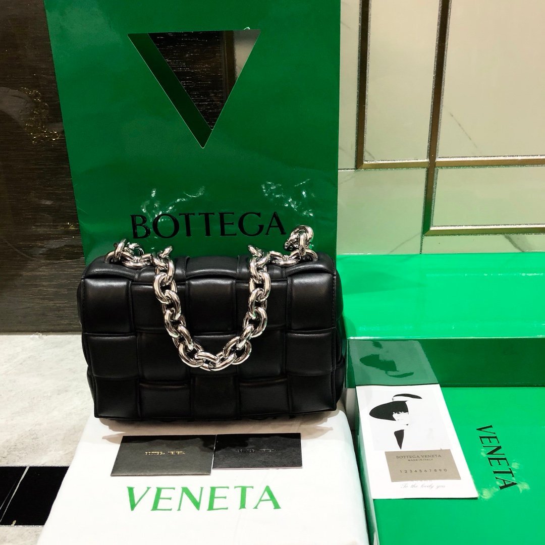 Bottega Veneta Padded Cassette Bag-26*18*8CM