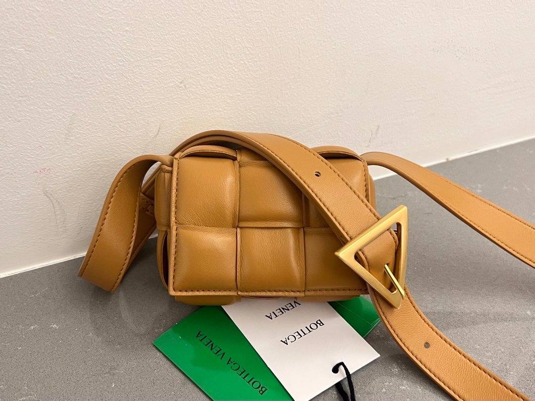 Bottega Veneta Padded Cassette Bag-12*8*4CM