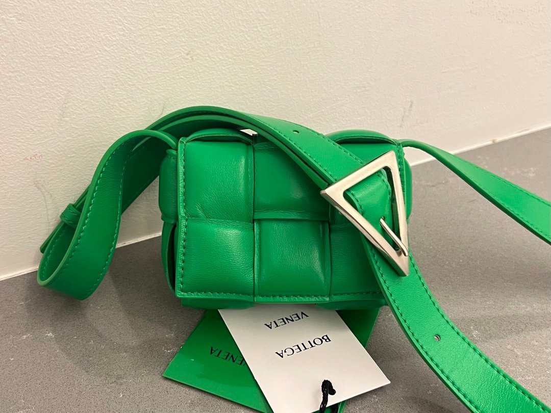 Bottega Veneta Padded Cassette Bag-12*8*4CM