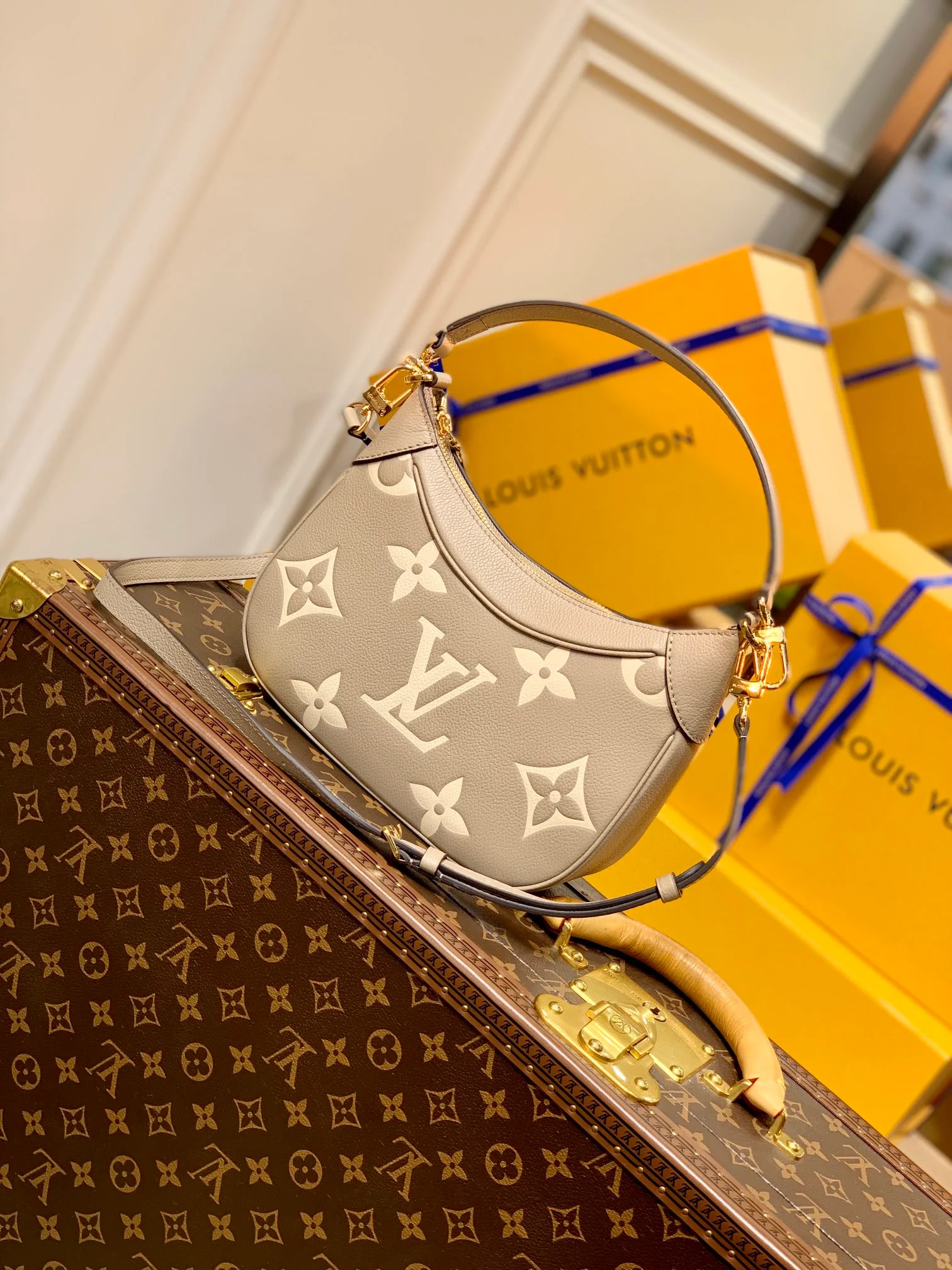 Louis Vuitton Bagatelle Handbags-M46112-22*14*9CM