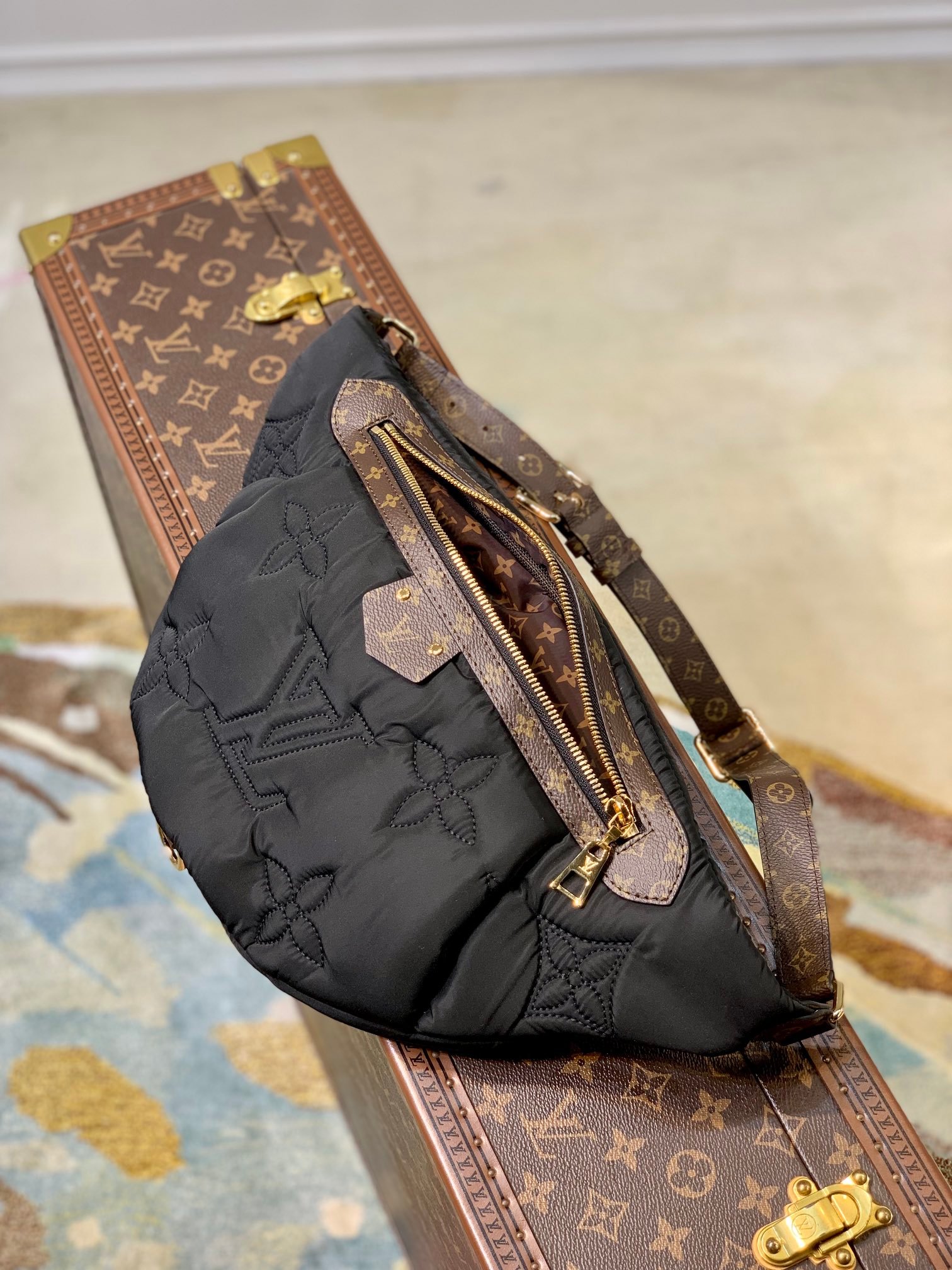 Louis Vuitton Pillow Maxi Bum Bag-44 x 24 x 7CM