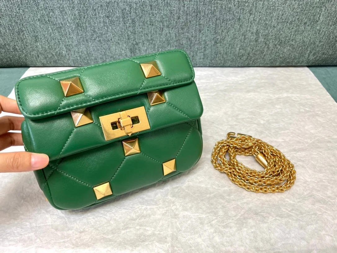 Valentin0 Garavani Roman Stud-Mini Size-19x13x6CM