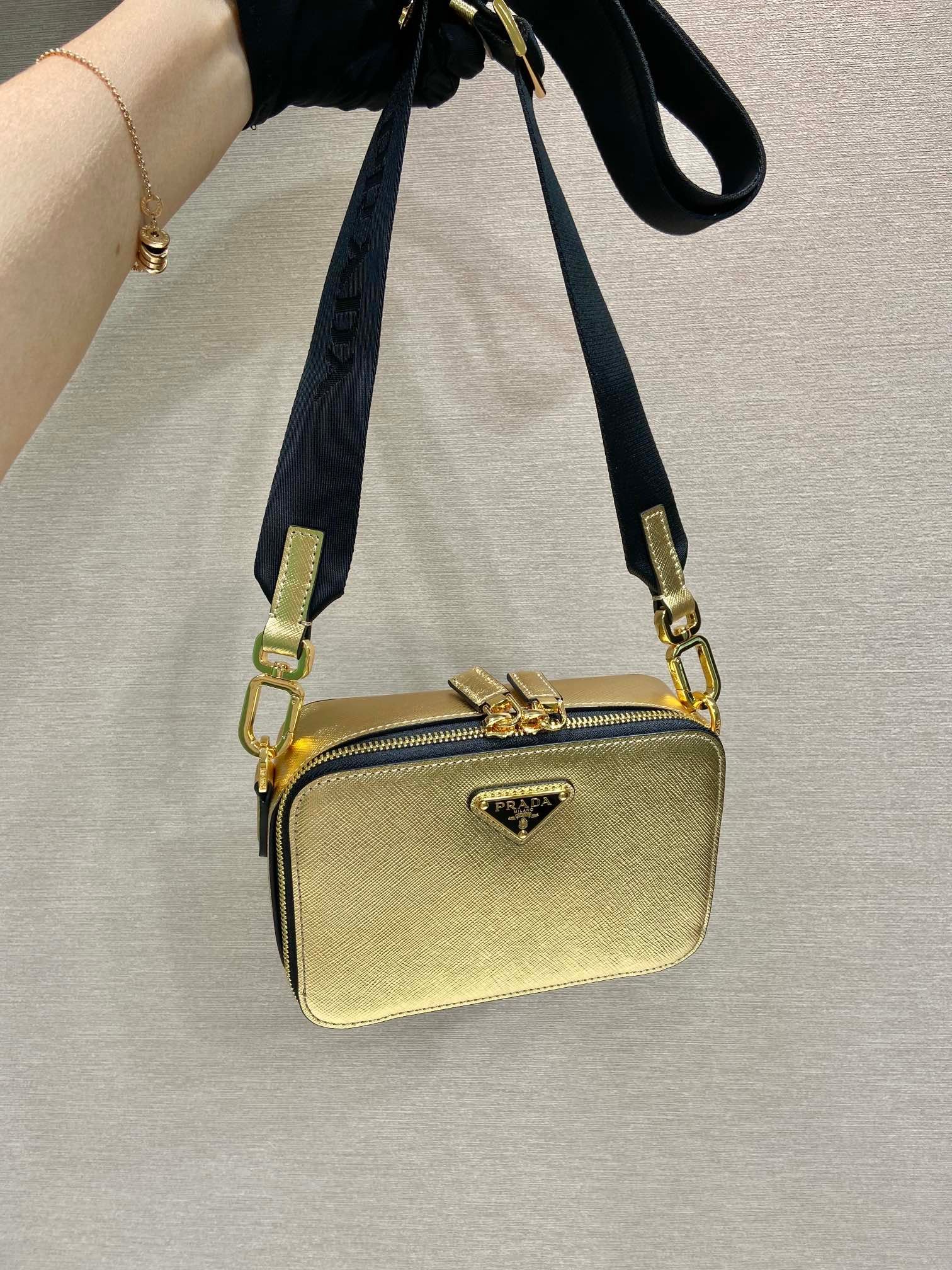 Prada Messenger Bag-2VH070-19*12.5*5.5CM