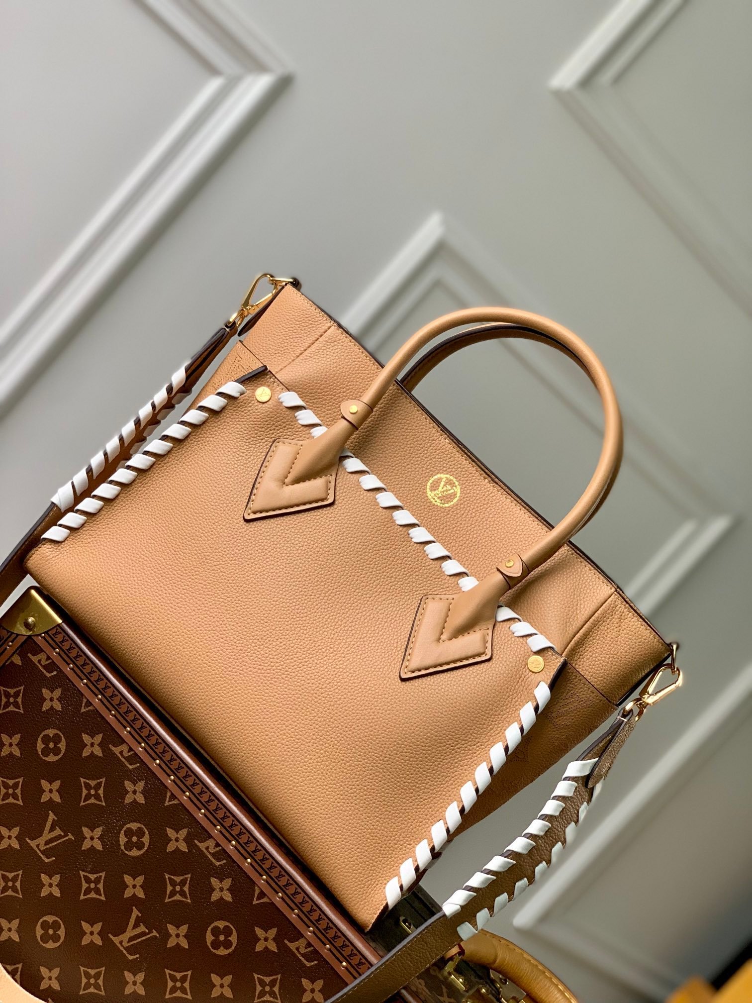 Louis Vuitton On My Side Tote Bag-M21569-30.5*24.5*14CM