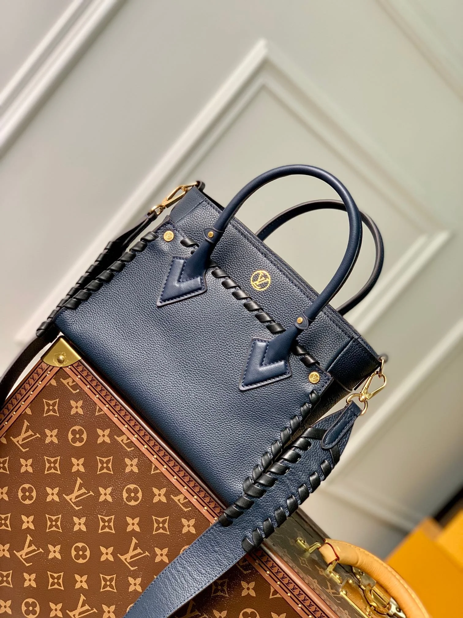 Louis Vuitton On My Side Tote Bag-25*20*12CM