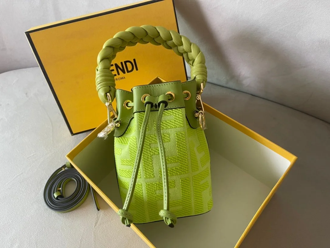 Fendi Mini Mon Tresor Bag -12x18x10CM