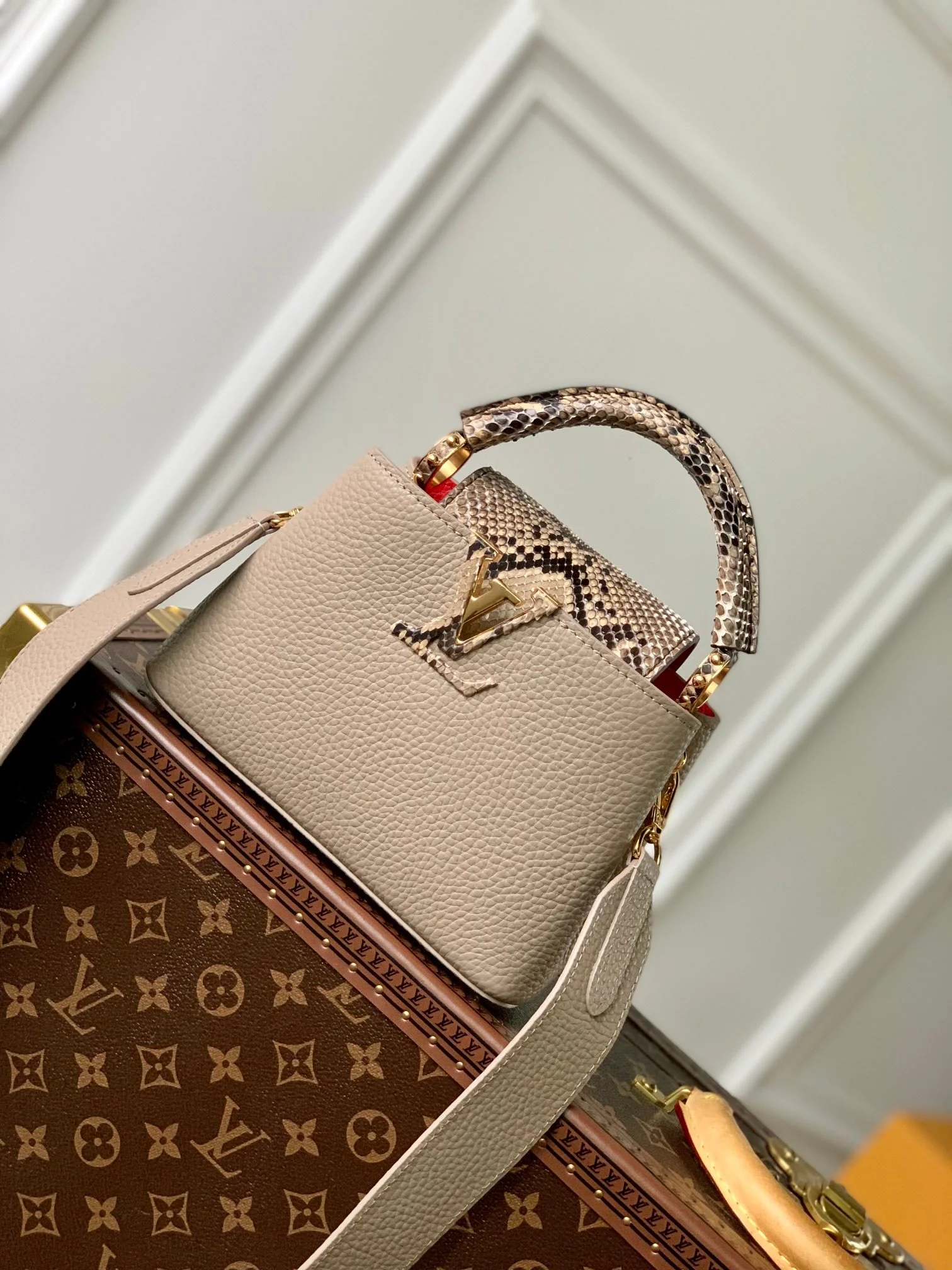 Louis Vuitton Mini Capucines Handlebag-21*14*8CM