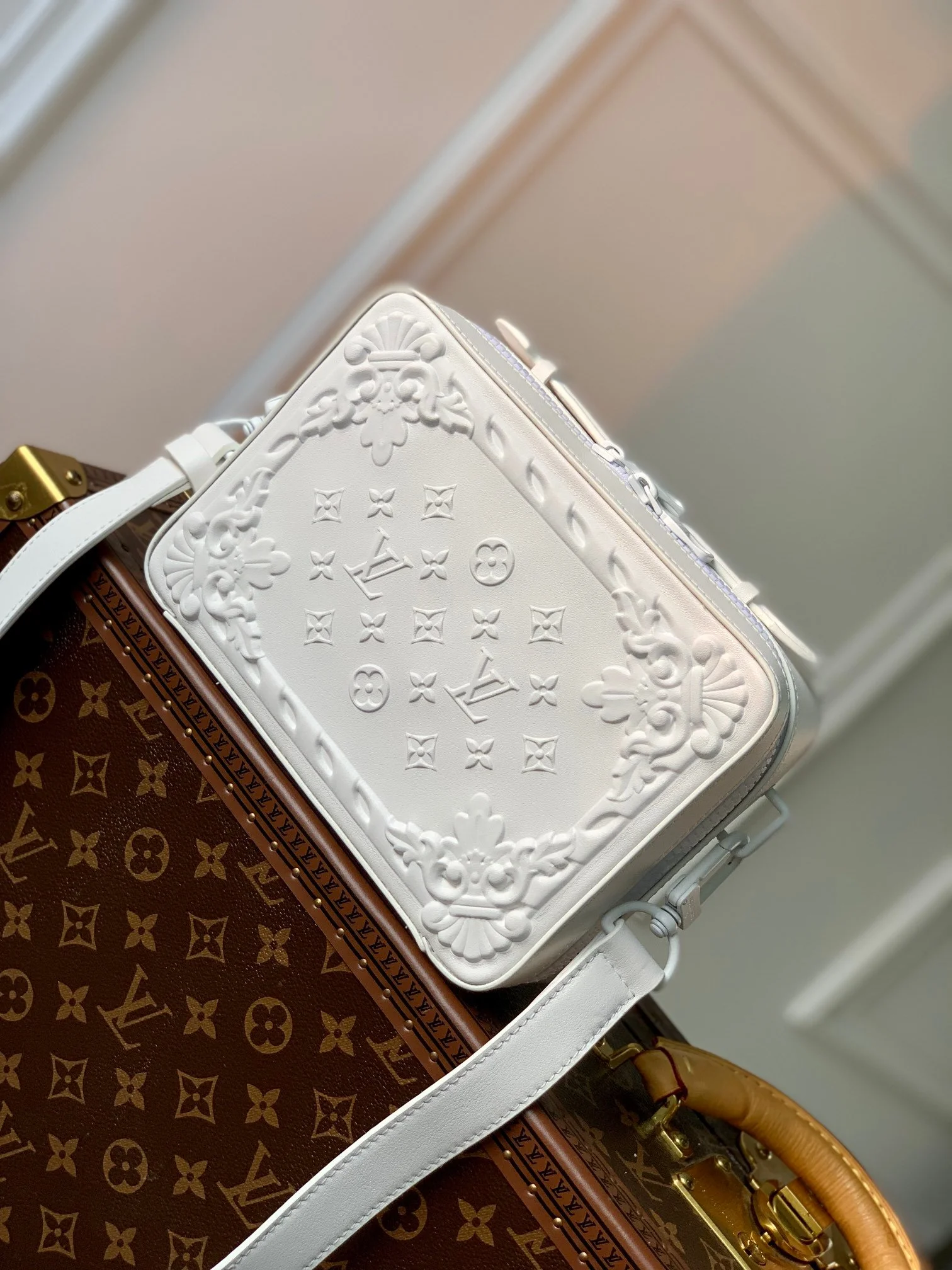 LV -Handle Soft Trunk-M21677-21.5 x 15 x 7CM