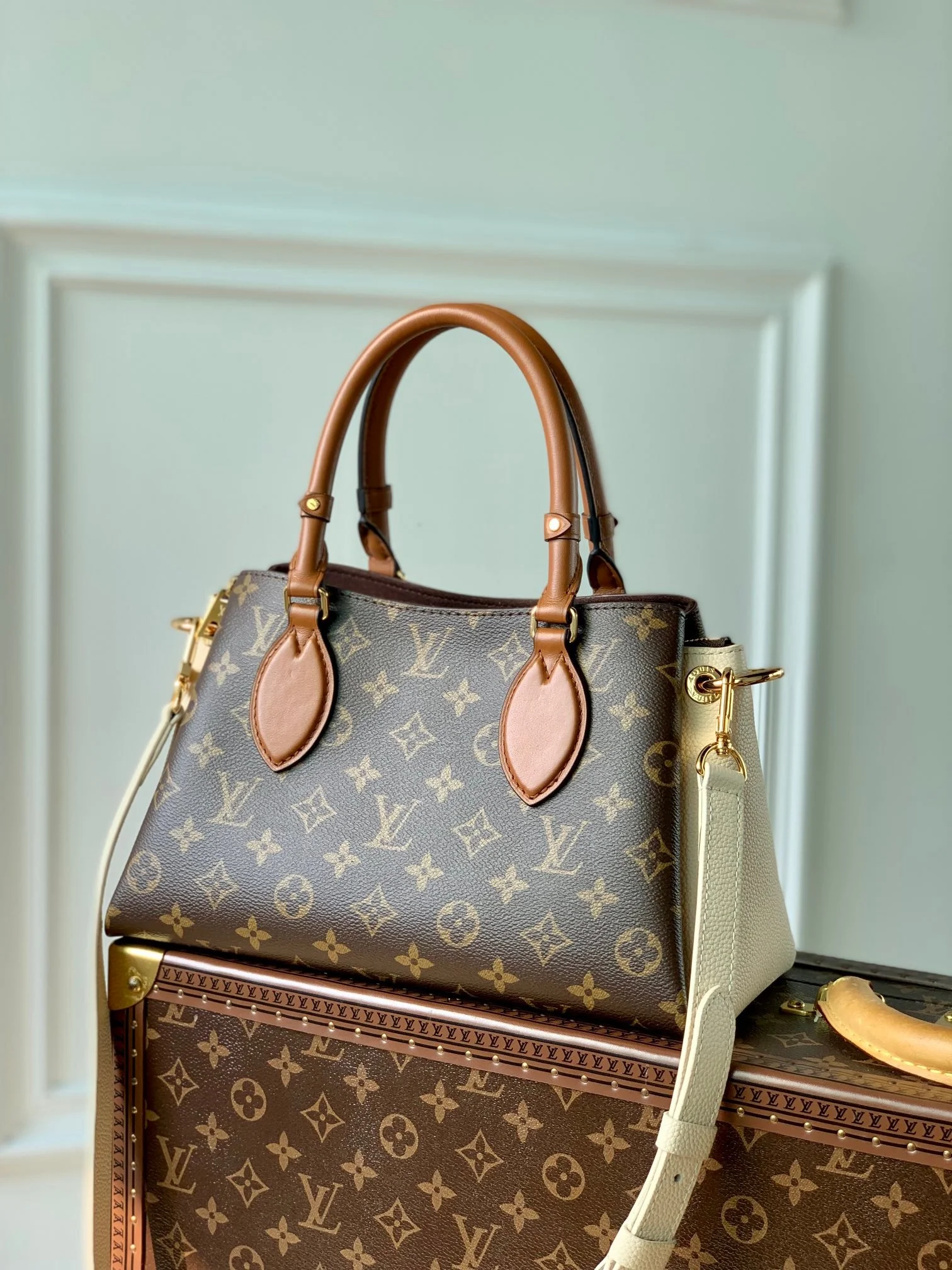 Louis Vuitton Opéra BB Handbag-26.0 x 18.0 x 15CM
