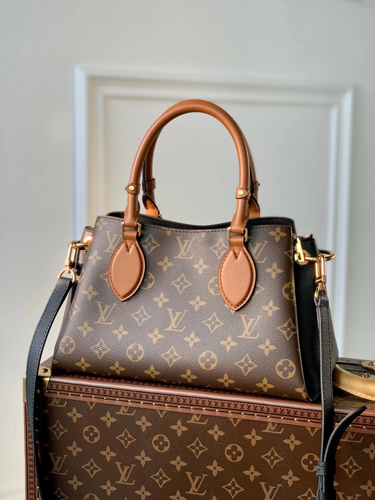 Louis Vuitton Opéra BB Handbag-26.0 x 18.0 x 15CM