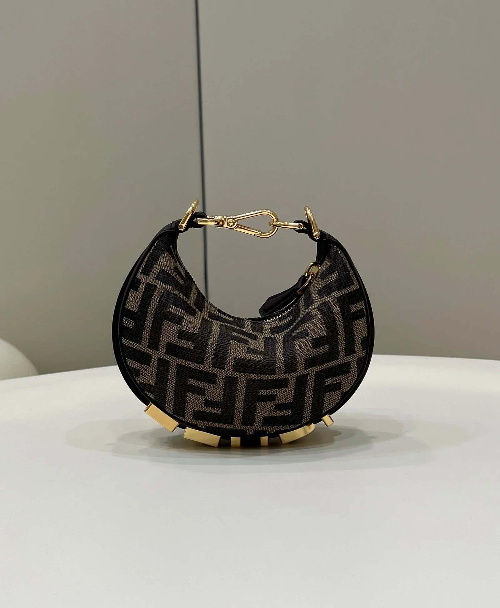 Fendi Graphy Bag-16.5x14x5CM