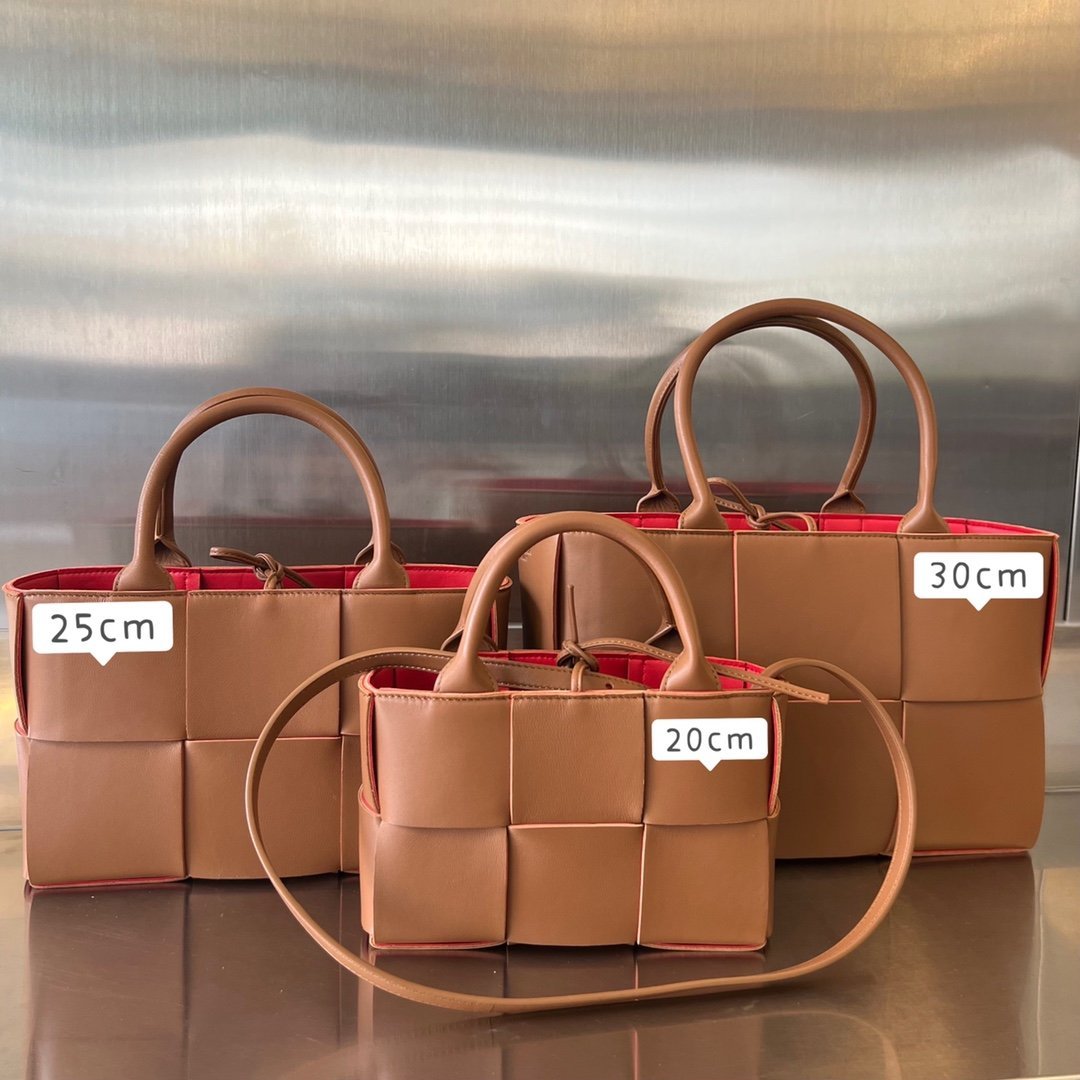 Bottega Veneta Arco Bag