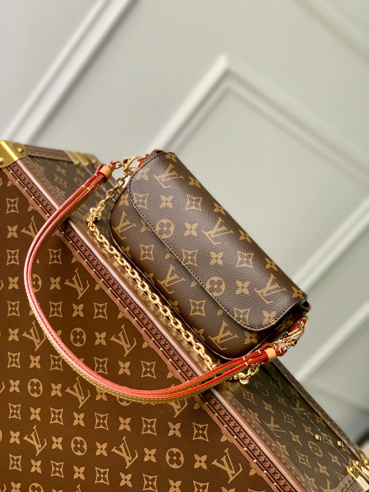 Louis Vuitton Wallet on Chain Ivy-23.5 x 12.0 x 4.3 CM