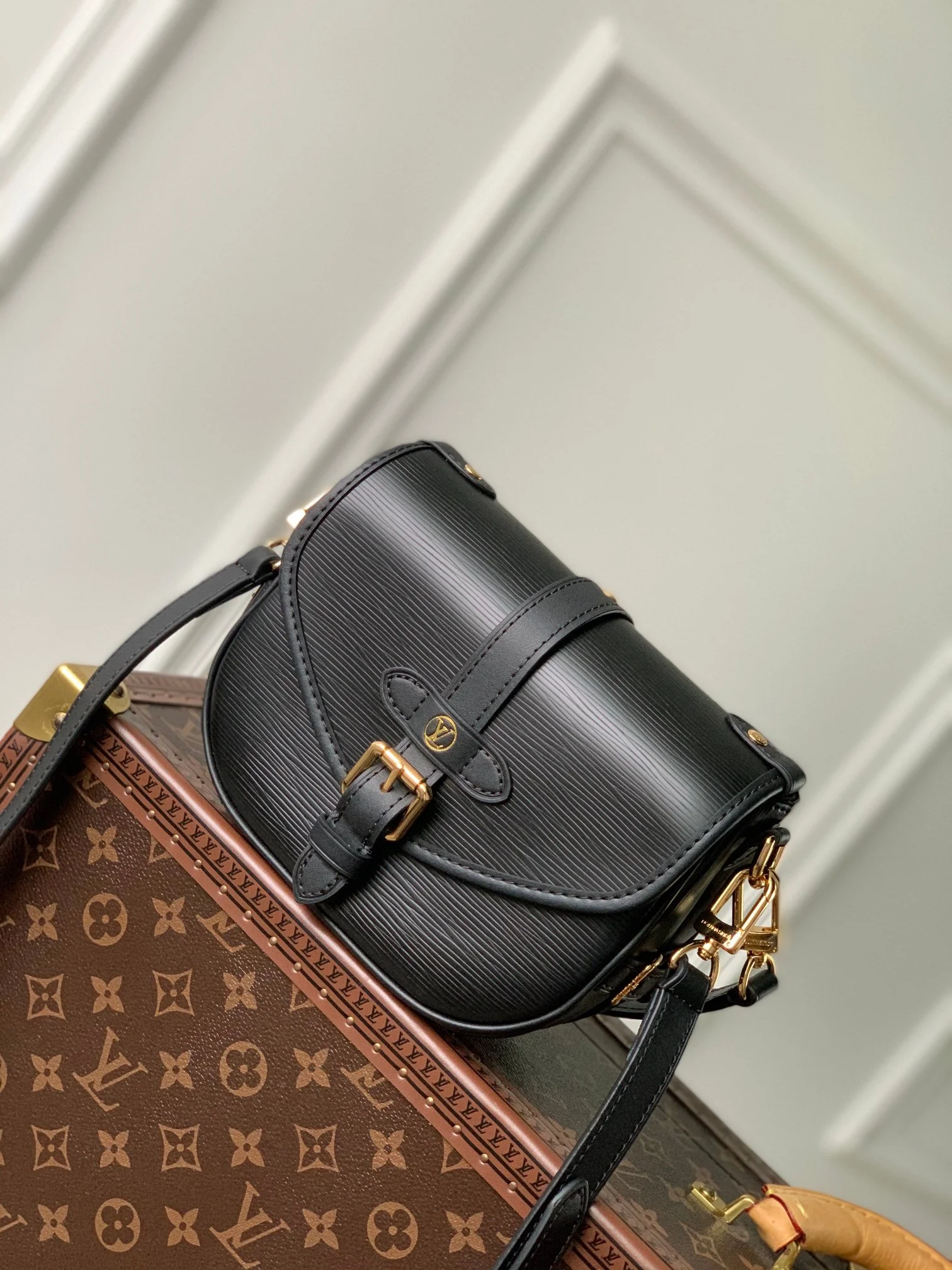 Louis Vuitton Saumur BB-20 x 16 x 7.5CM