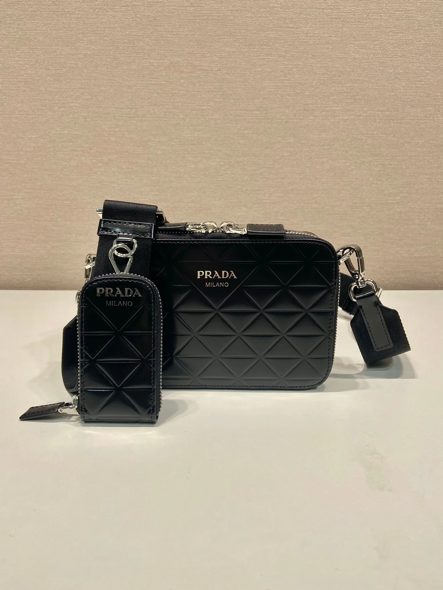 Prada Camera Bag 2VH070-19*12.5*5.5CM