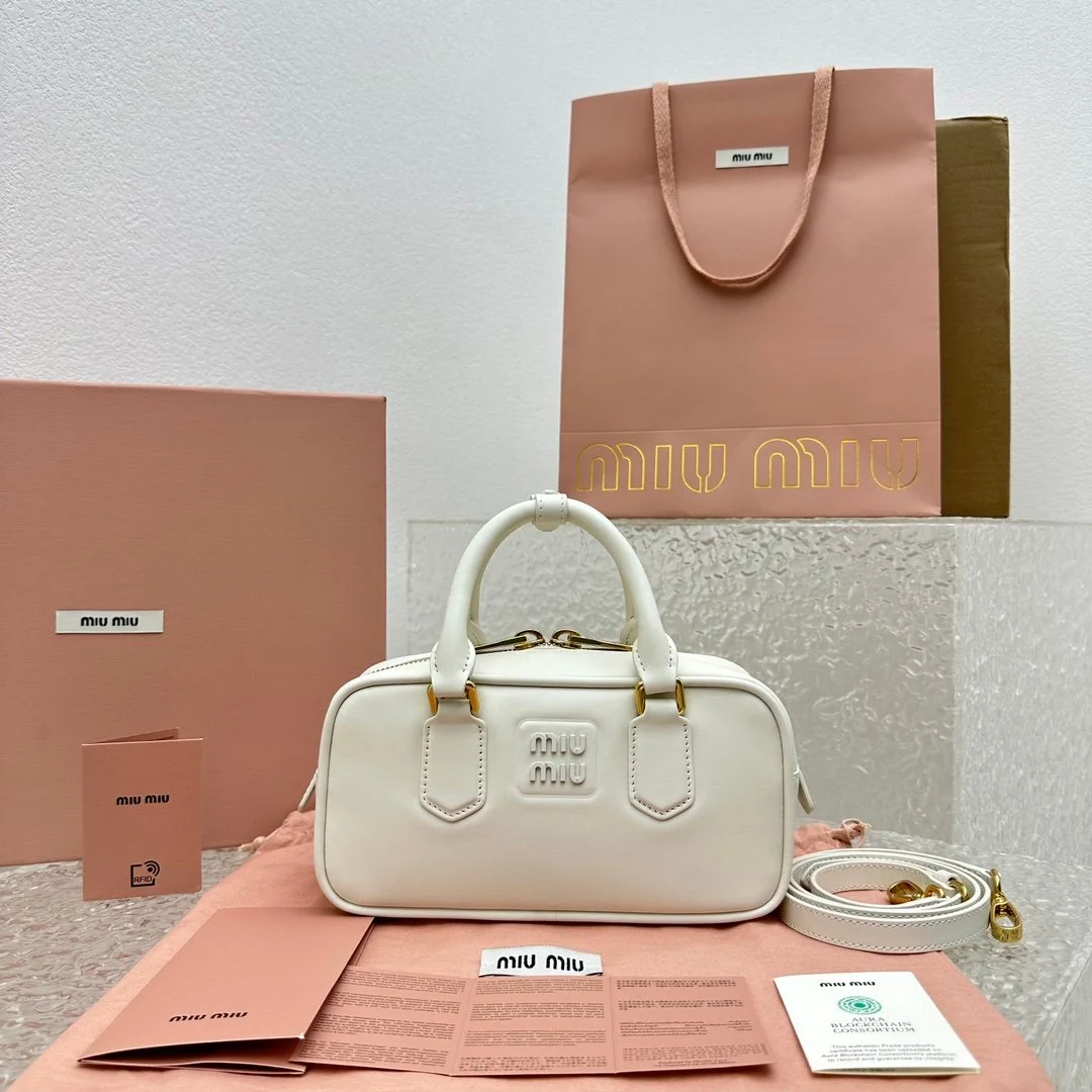 MiuMiu SS23 Softy Padded Bag-22*10*7.5CM