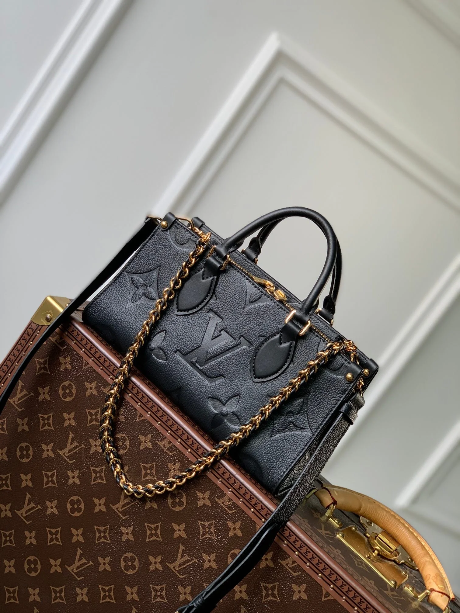 Louis Vuitton OnTheGo East West Handbag-M23640-25*13*10CM