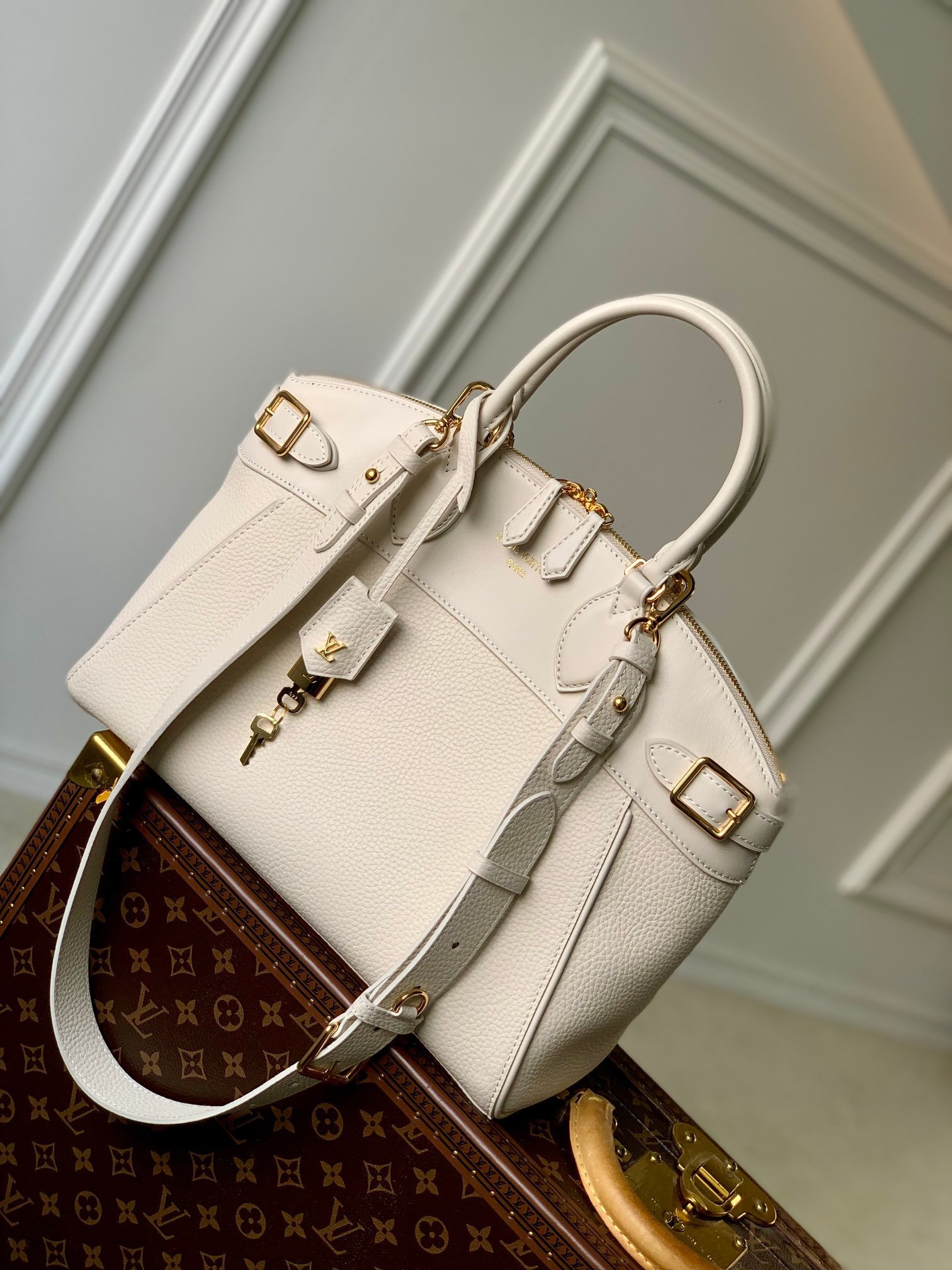 Louis Vuitton Lock It Tote MM-36×29×15CM