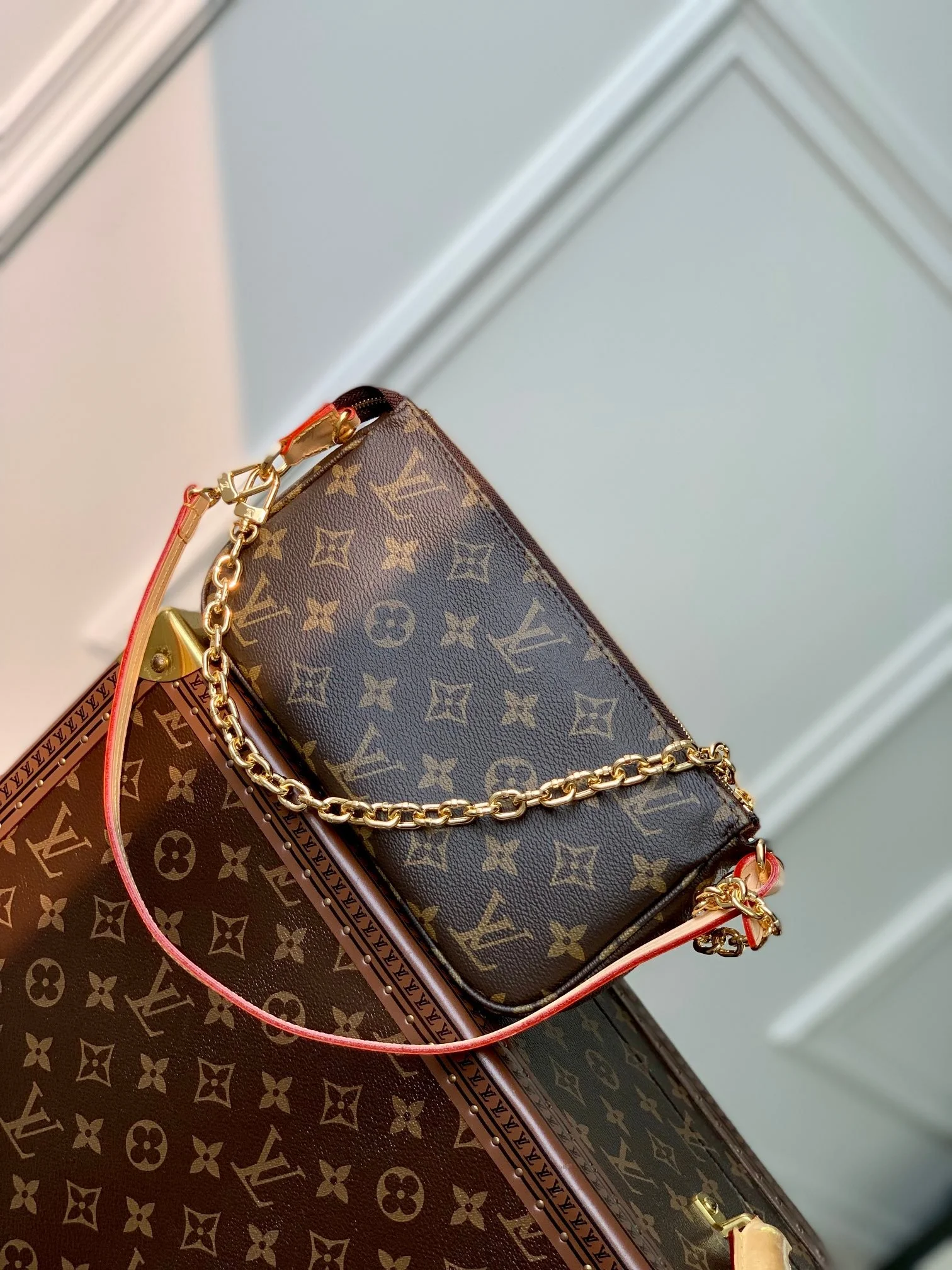 Louis Vuitton Pochette Accessoire-23.5 x 13.5 x 4CM