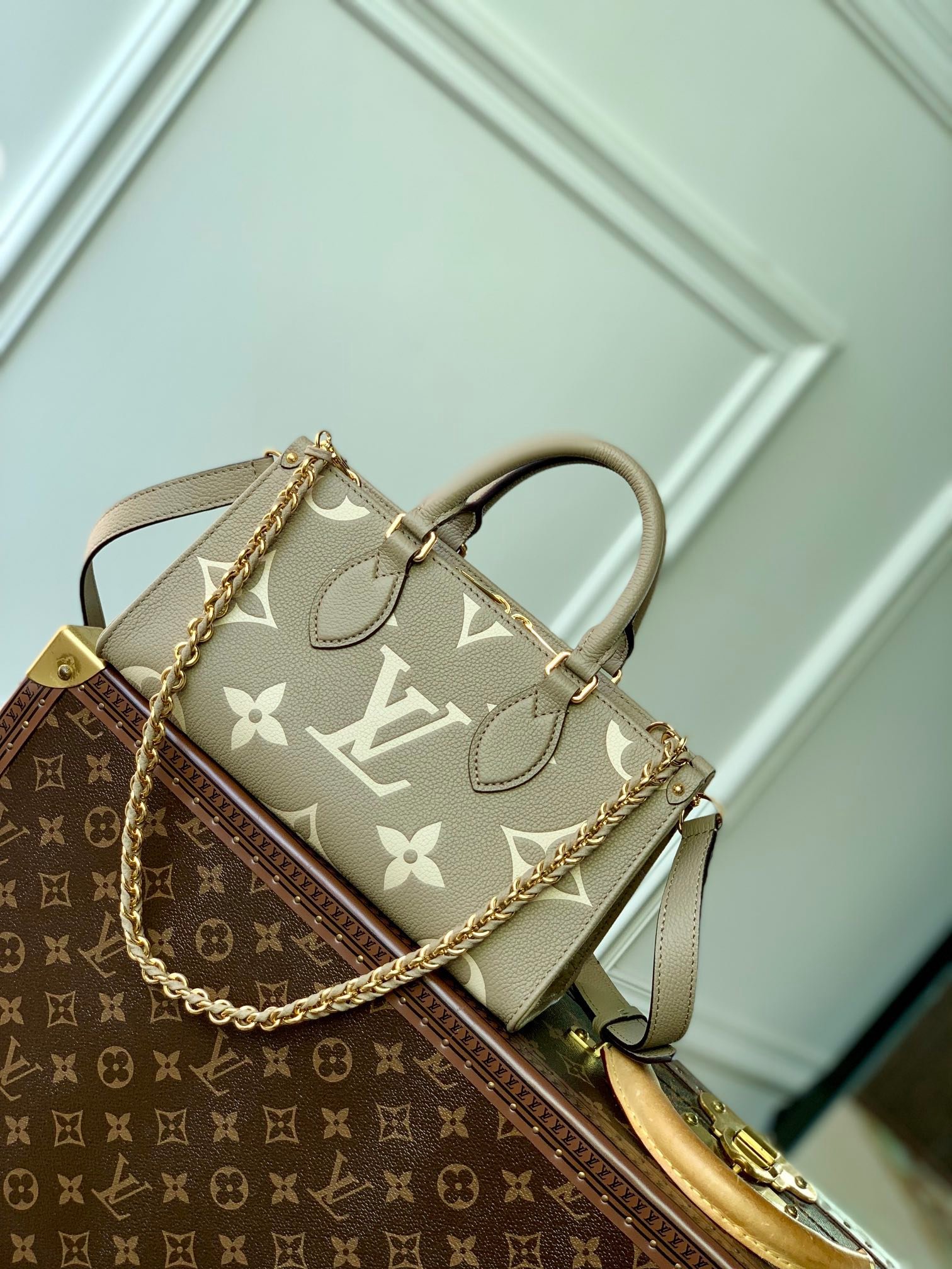 Louis Vuitton OnTheGo East West Handbag-M23640-25*13*10CM
