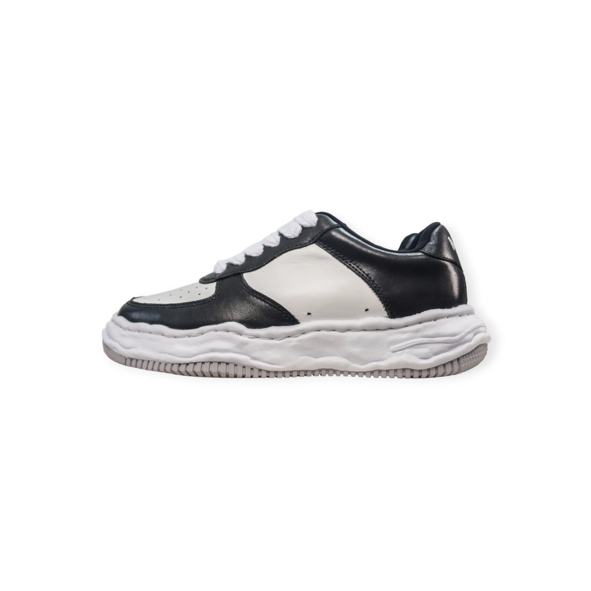 Maison Mihara Yasuhiro Wayne OG Sole Leather Low-top Sneaker Black White