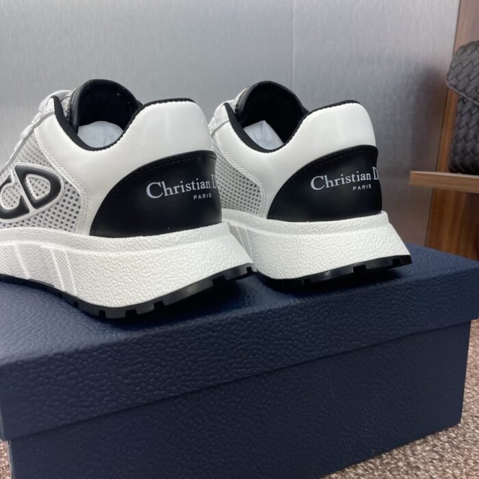 2e1ce44b6e024fb7bd4fa7a01d084ab8