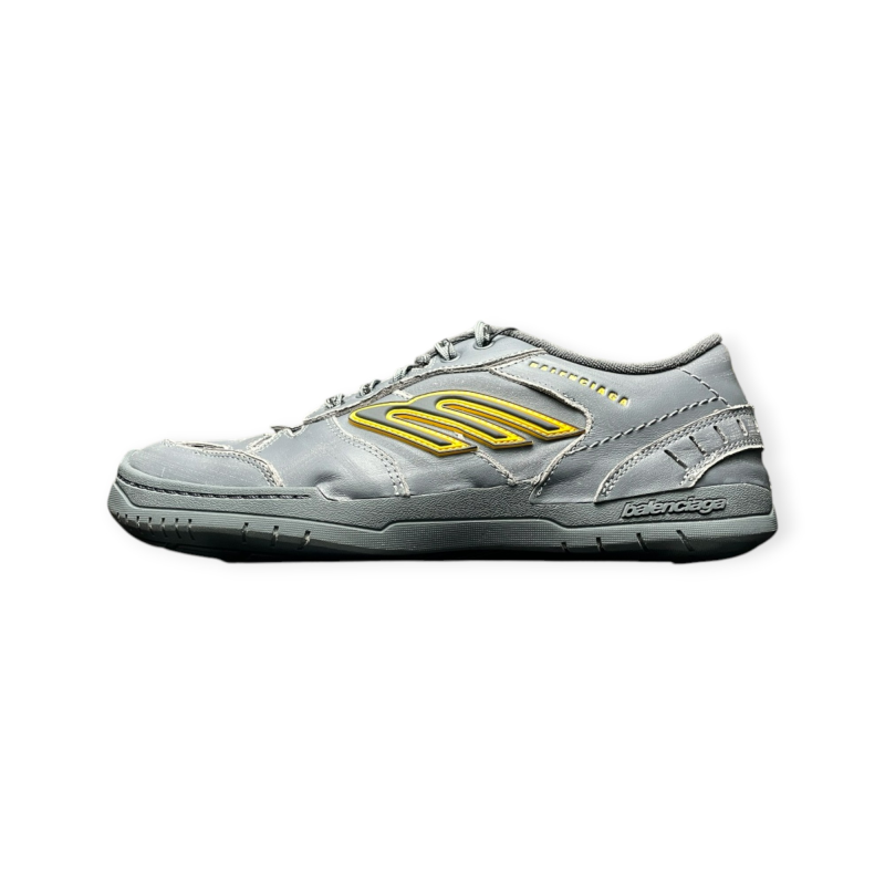 Balenciaga Hamptons Worn-Out Sneaker in Grey
